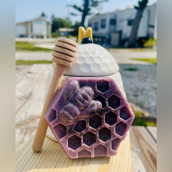 Handcrafted Honey Avocado Soap - Picture 5 of 11